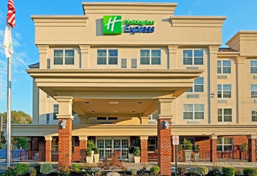 هتل Holiday Inn Express Woodbridge, An Ihg