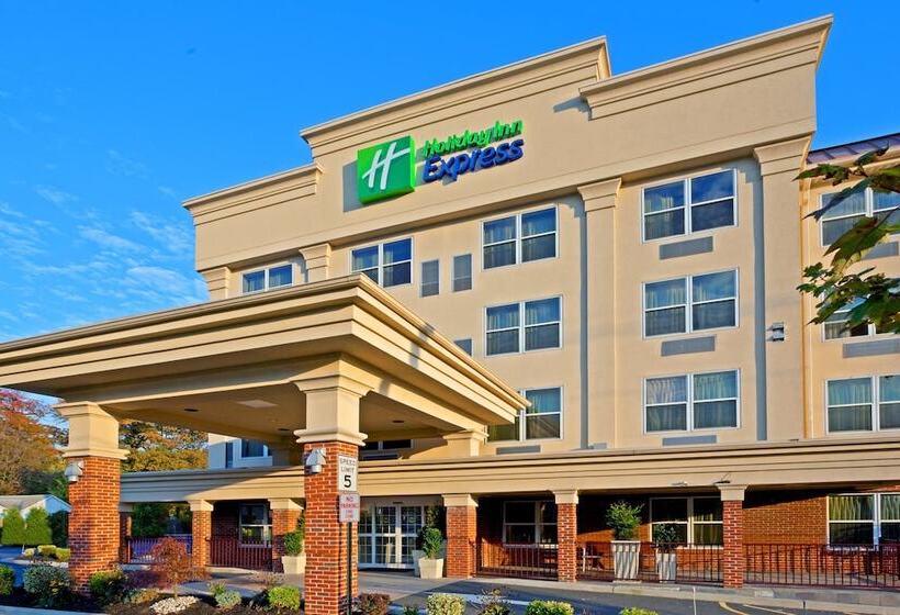 هتل Holiday Inn Express Woodbridge, An Ihg