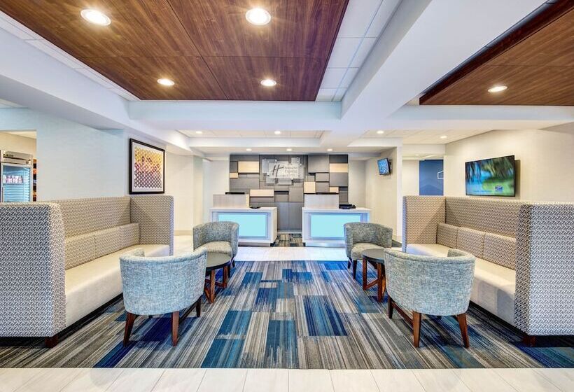 هتل Holiday Inn Express Woodbridge, An Ihg