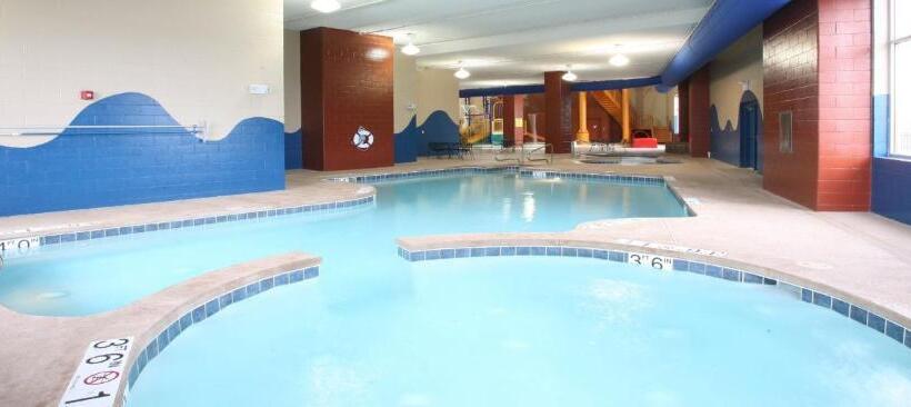 هتل Holiday Inn Omaha Downtown   Waterpark, An Ihg