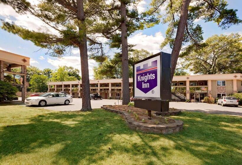 هتل Knights Inn Traverse City