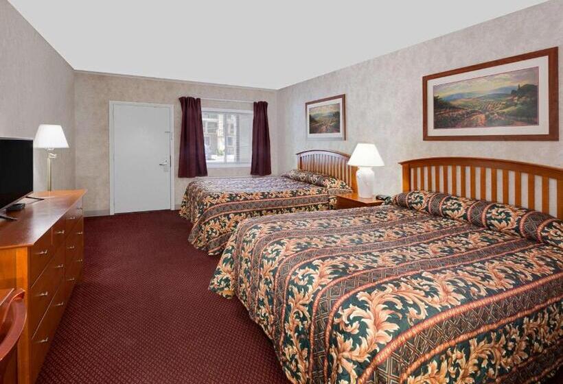 هتل Knights Inn Traverse City