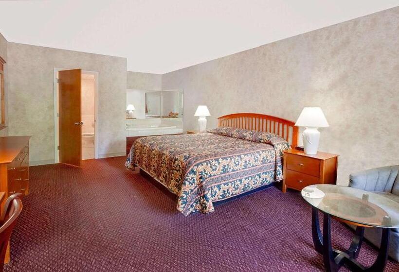 هتل Knights Inn Traverse City