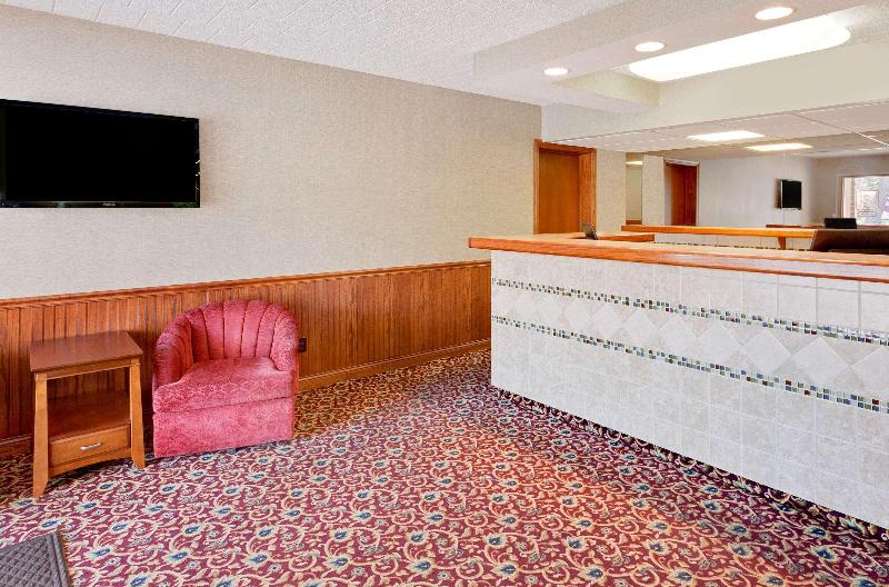 هتل Knights Inn Traverse City