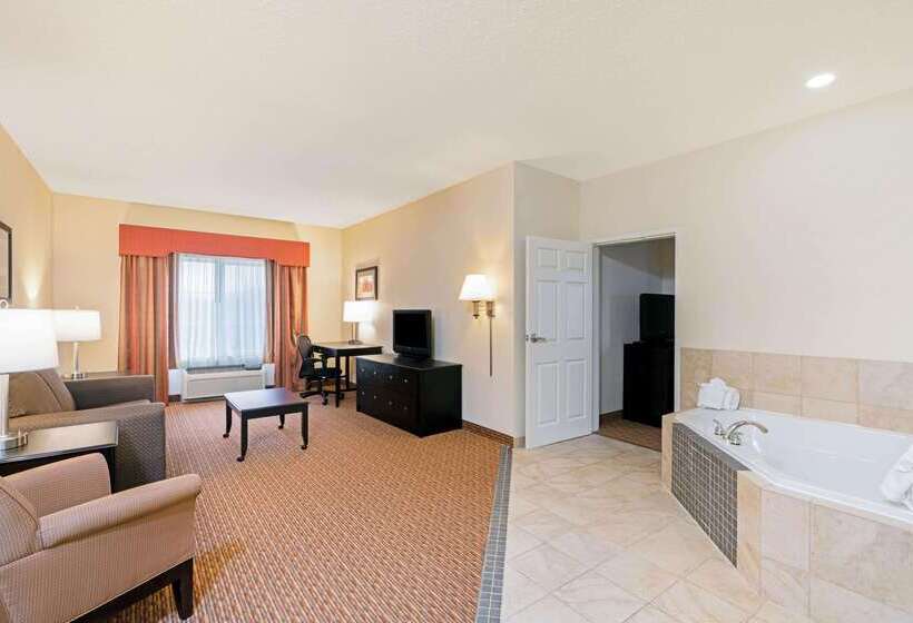 Отель La Quinta Inn & Suites By Wyndham Stillwateruniversity Area