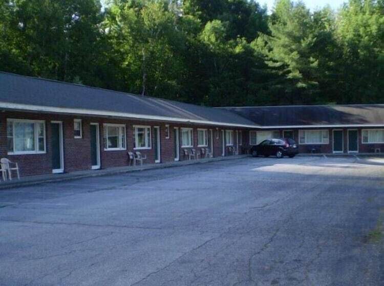 هتل Ladd Brook Inn