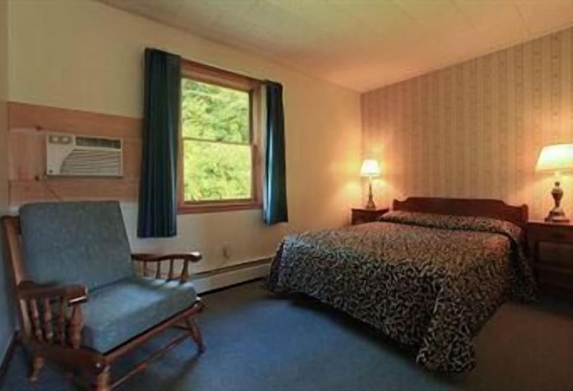 فندق Ladd Brook Inn