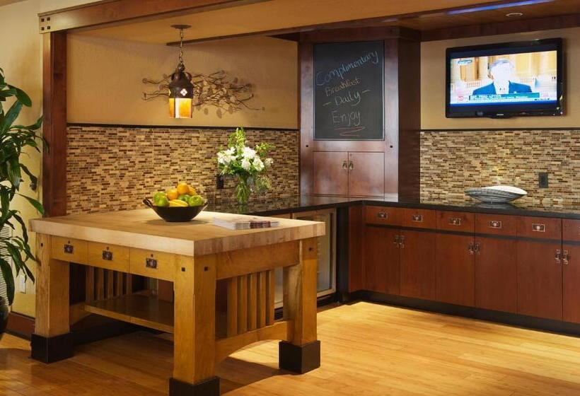 هتل Larkspur Landing Extended Stay Suites Hillsboro