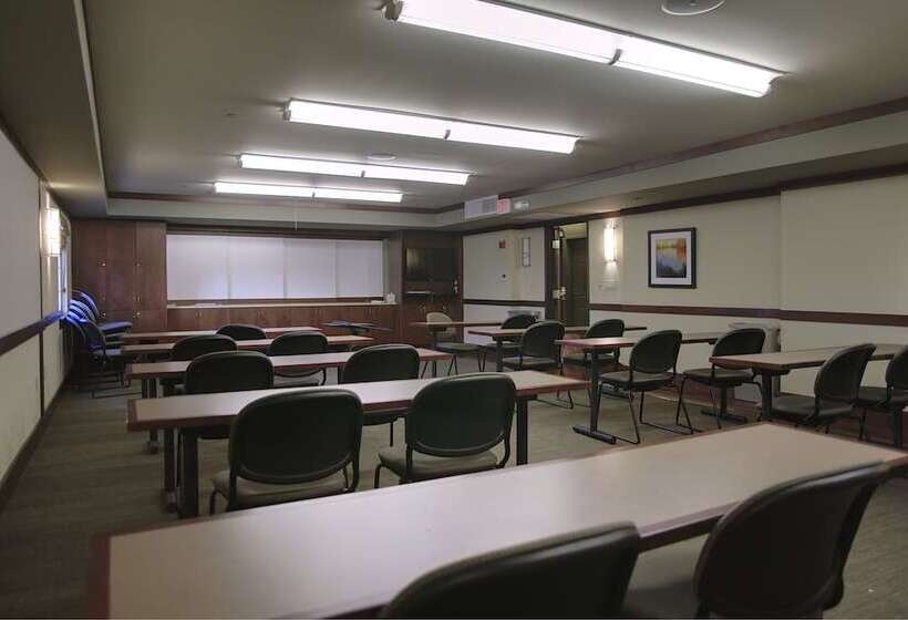 هتل Larkspur Landing Extended Stay Suites Hillsboro