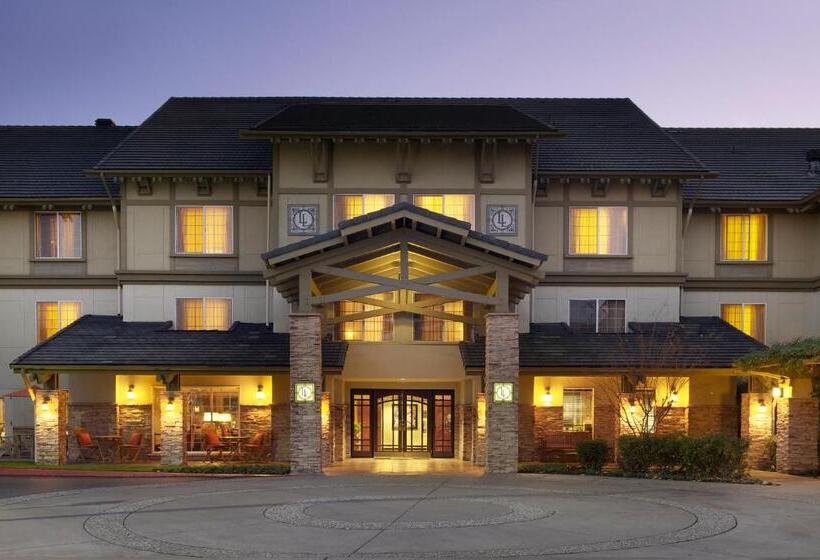 هتل Larkspur Landing Extended Stay Suites Hillsboro