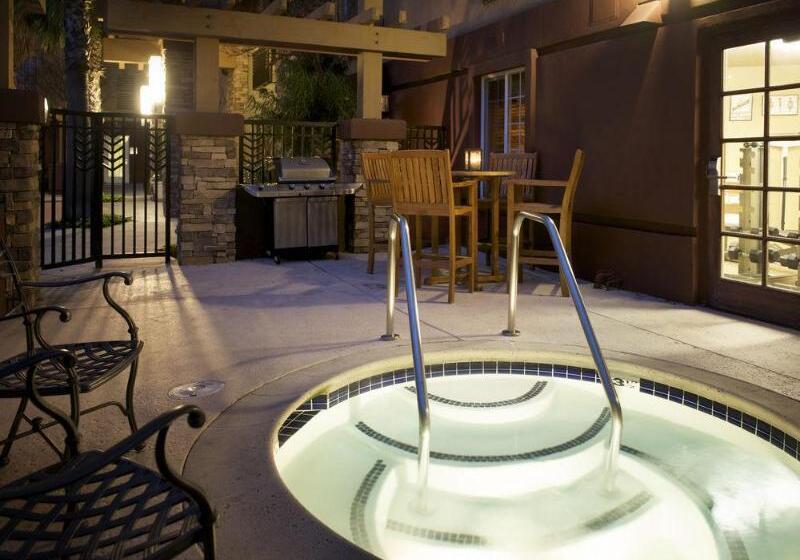 هتل Larkspur Landing Extended Stay Suites Hillsboro