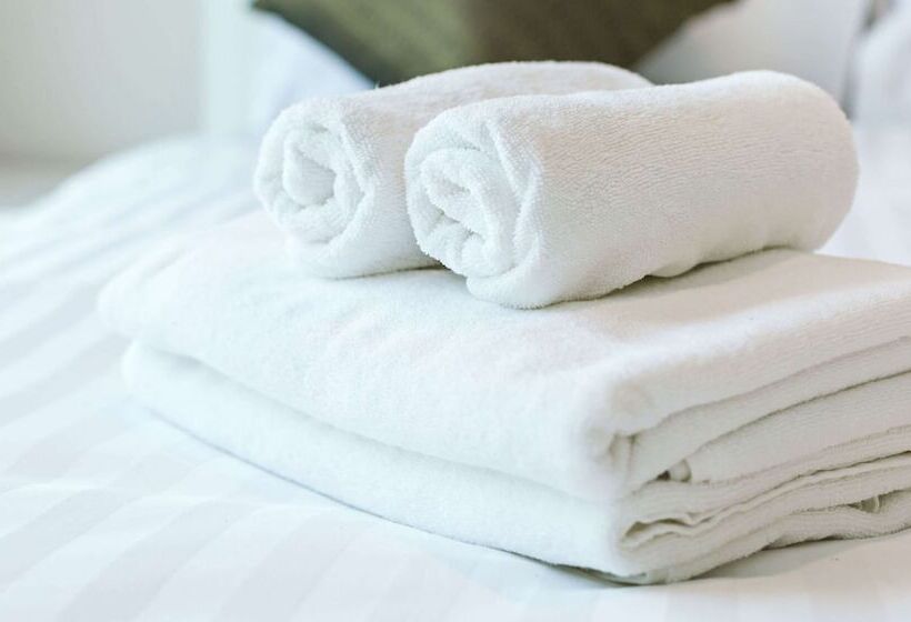 בית מלון כפרי Magnuson Grand Desoto