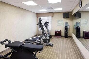 هتل Mainstay Suites Houma