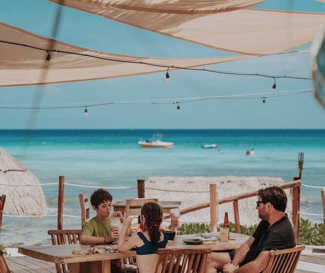 Fotos del hotel Petit Lafitte:  5