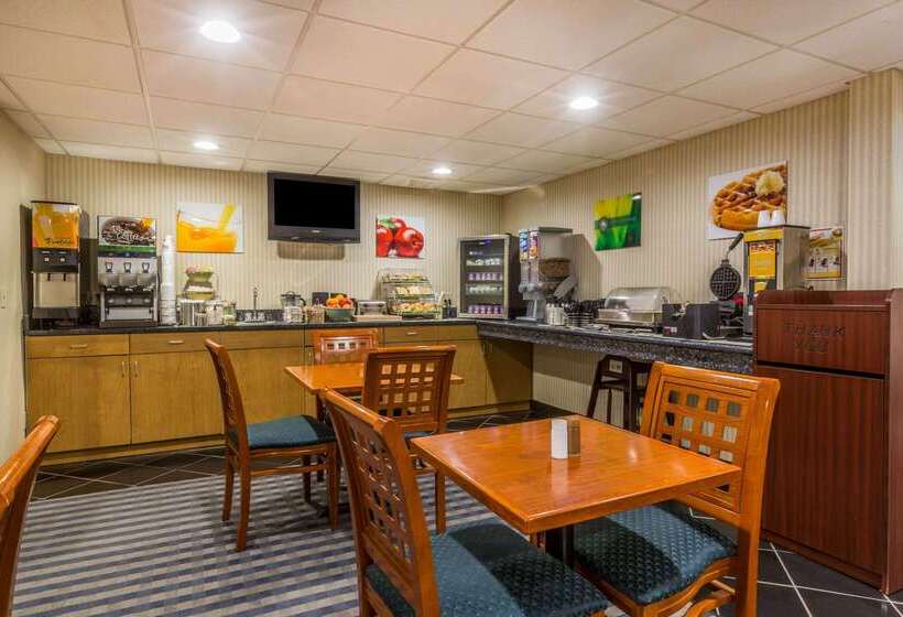 هتل Quality Inn Hyde Park   Poughkeepsie North