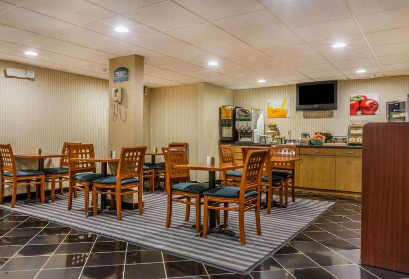 هتل Quality Inn Hyde Park   Poughkeepsie North