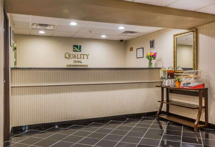 هتل Quality Inn Hyde Park   Poughkeepsie North