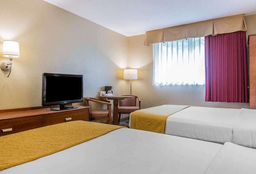 هتل Quality Inn Hyde Park   Poughkeepsie North