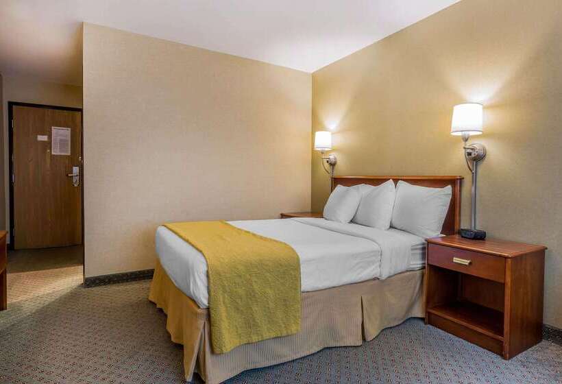 هتل Quality Inn Hyde Park   Poughkeepsie North