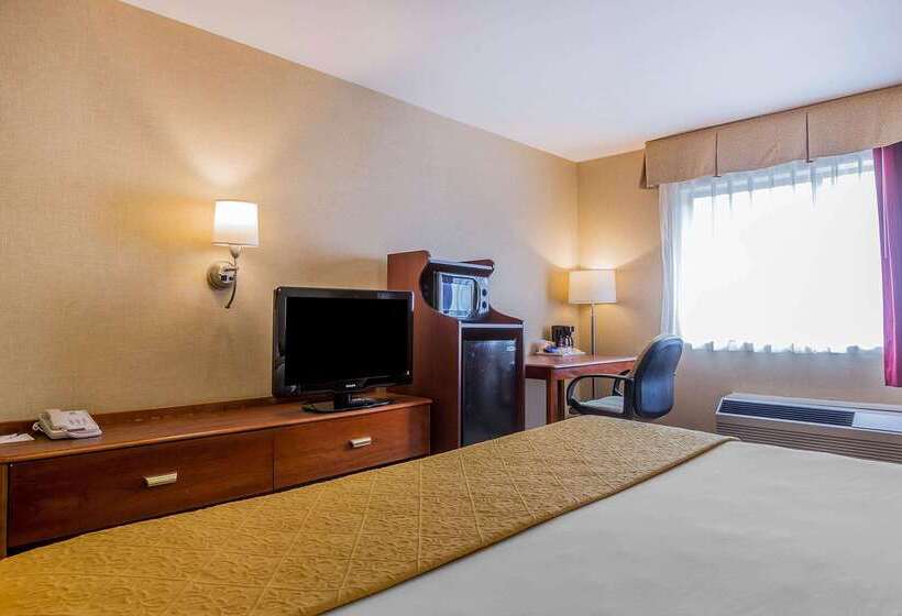 هتل Quality Inn Hyde Park   Poughkeepsie North