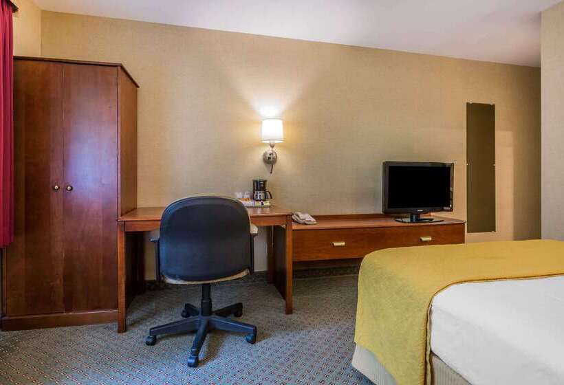 هتل Quality Inn Hyde Park   Poughkeepsie North
