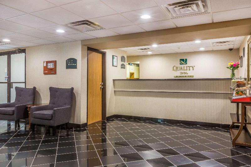 هتل Quality Inn Hyde Park   Poughkeepsie North