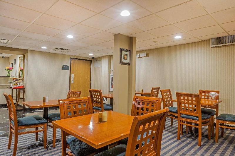 هتل Quality Inn Hyde Park   Poughkeepsie North