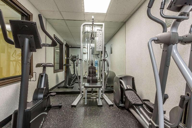 هتل Quality Inn Hyde Park   Poughkeepsie North