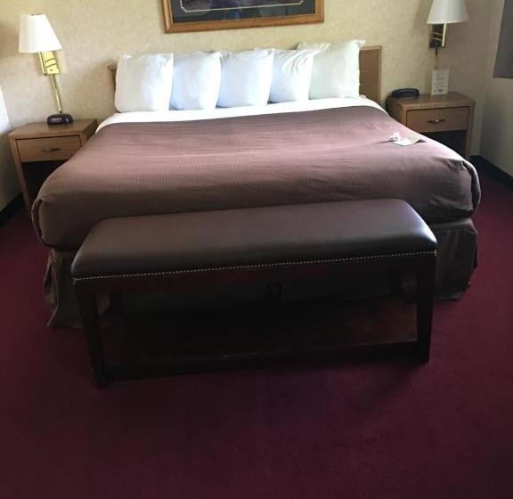 Отель Stay Wise Inn Cedaredge