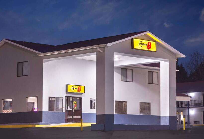 فندق Super 8 By Wyndham Locust Grove