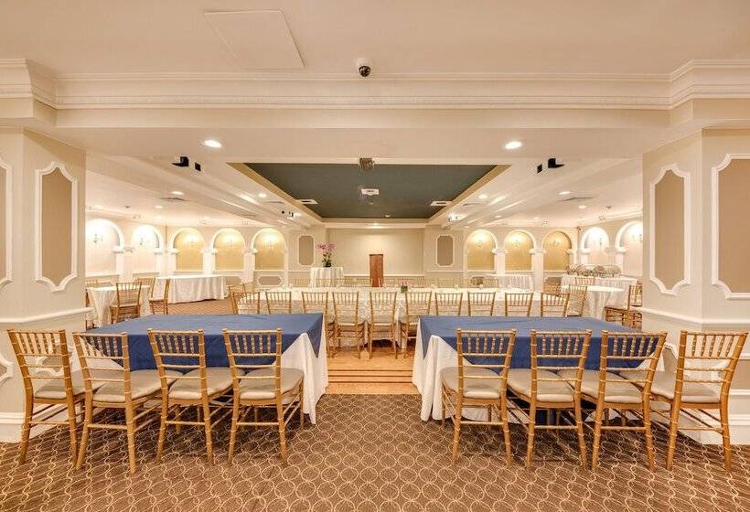 Fotos del hotel The Andrew Hotel:  41