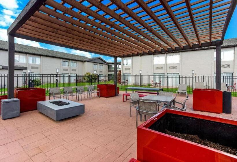 The Clover Hotel, Ascend Hotel Collection