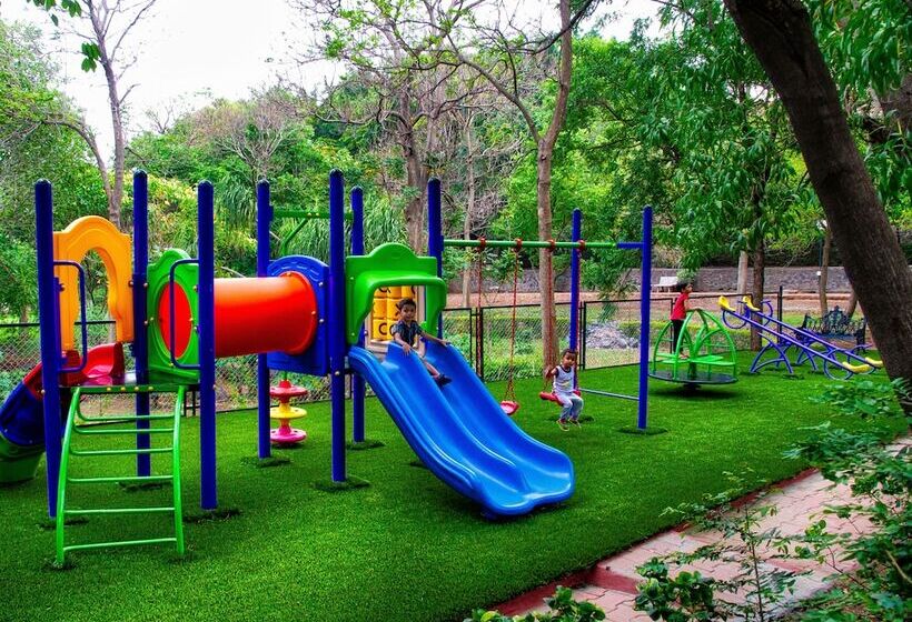 בית מלון כפרי Gateway Nashik