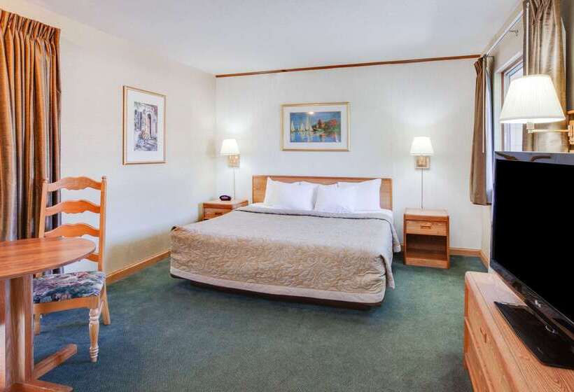 مُتل Super 8 Beachfront By Wyndham Mackinaw City, Mi