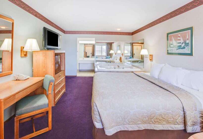 مُتل Super 8 Beachfront By Wyndham Mackinaw City, Mi