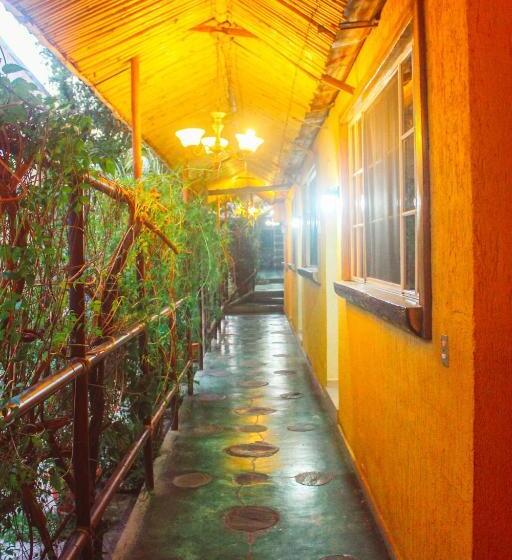 هتل El Patio De Don Moncho