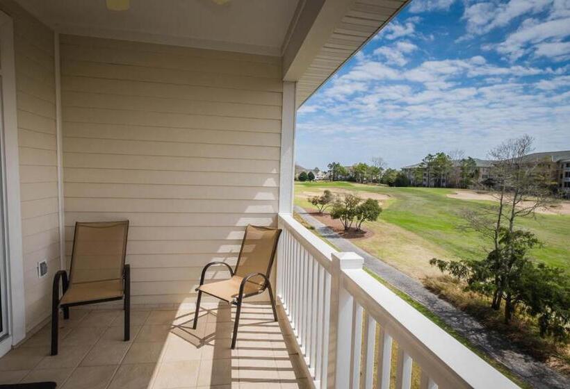 Barefoot Resort & Yacht Club