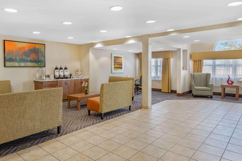 هتل Baymont By Wyndham Farmington