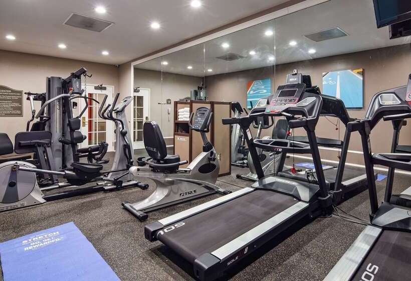 هتل Best Western Airport Inn & Suites