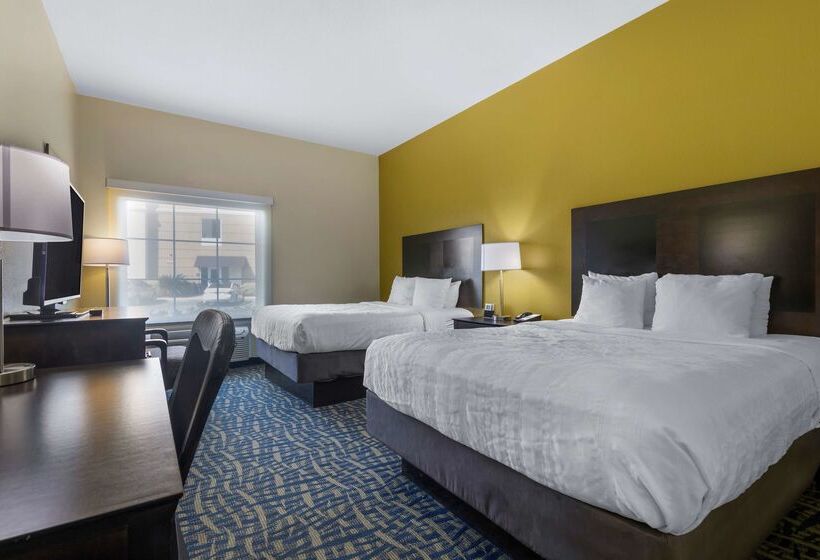 هتل Best Western Plus Brunswick Inn & Suites