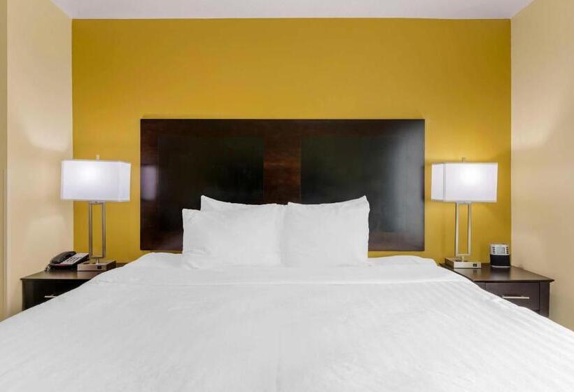 هتل Best Western Plus Brunswick Inn & Suites