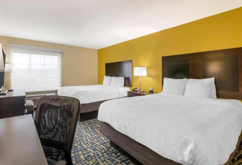 هتل Best Western Plus Brunswick Inn & Suites