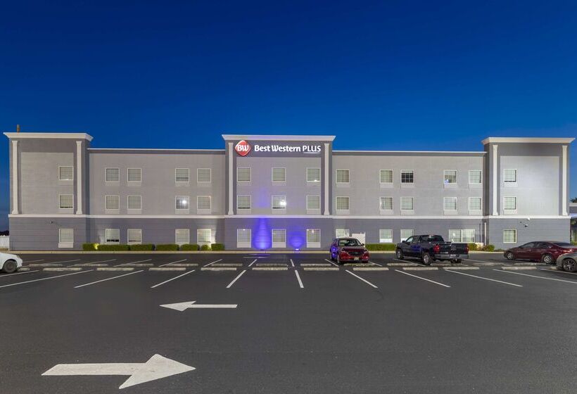 هتل Best Western Plus Brunswick Inn & Suites