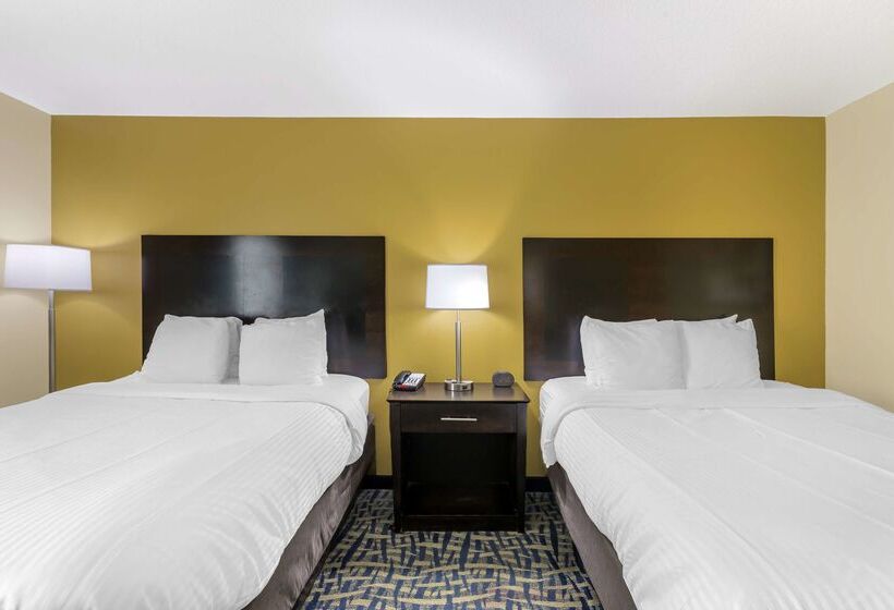 هتل Best Western Plus Brunswick Inn And Suites