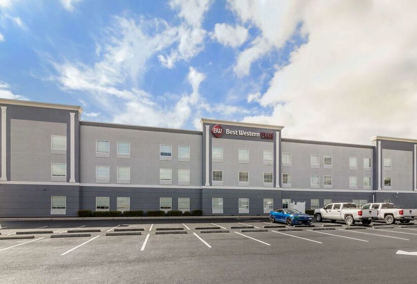 هتل Best Western Plus Brunswick Inn & Suites