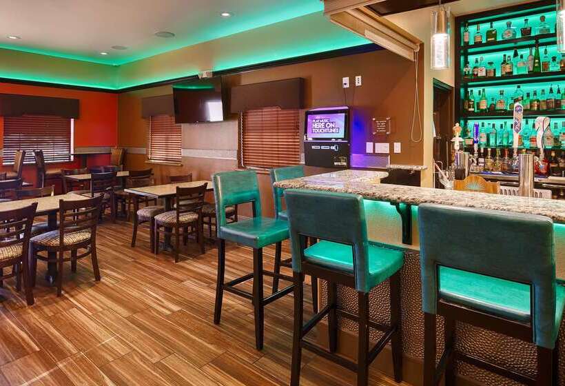 בית מלון כפרי Best Western Plus Edinburg Inn & Suites