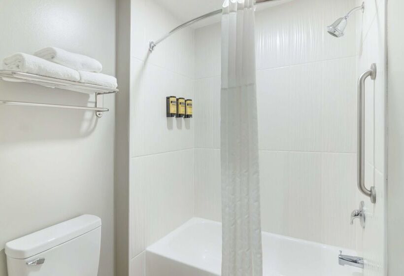 בית מלון כפרי Best Western Plus Edinburg Inn & Suites