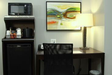 هتل Best Western Plus Olathe