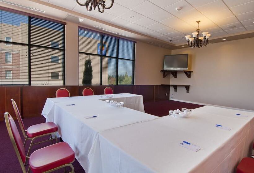 هتل Comfort Inn & Suites