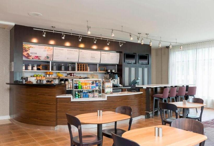 هتل Courtyard Louisville Downtown